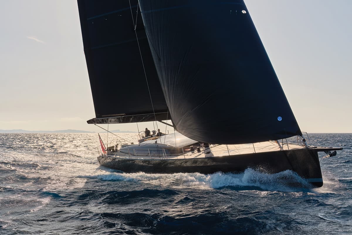 Voilier CNB en navigation en Méditerranée
